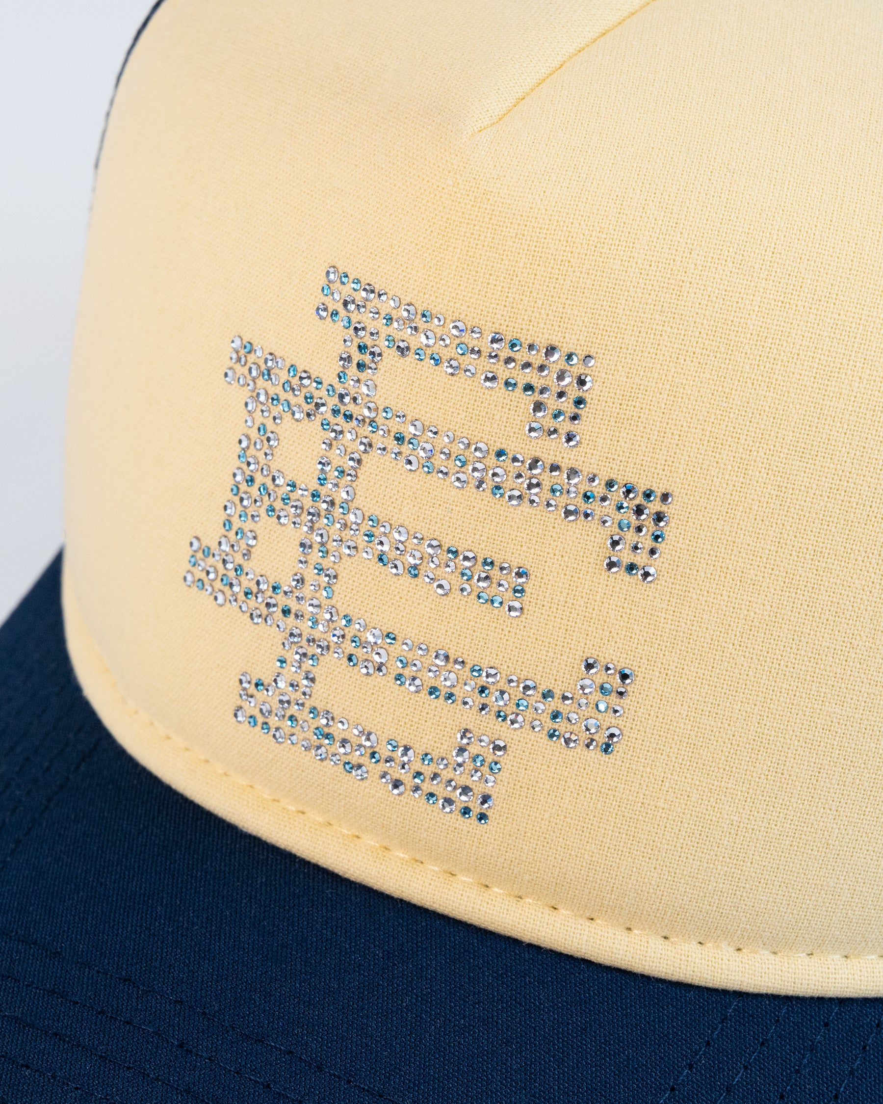 EE® Swarovski Trucker
